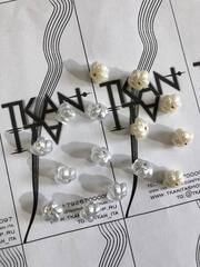 Пуговица пластиковая на ножке (пластик, Белый цветок/серебряная серединка, 11)