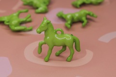 Подвеска лошадь светло-зеленая 45х42 мм акрил