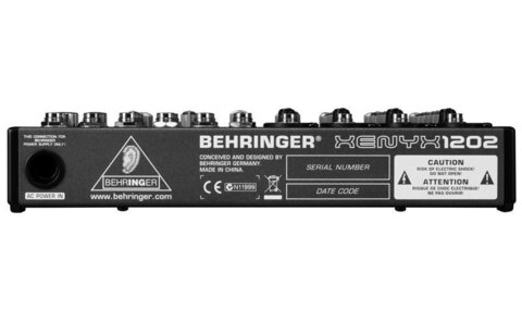 Behringer 1202 - микшер,4 микр. предусилит., 4 линейных входа, эквалайзер