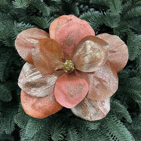 Цветок магнолия на клипсе 20см ChristmasDeLuxe лососевая/золотая