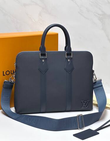 Портфель Louis Vuitton Takeoff из коллекции Aerogram, синий