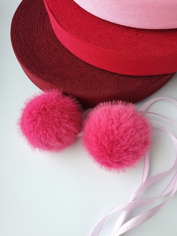 Eco-fur pompoms, 5 cm, color Sundae, 2 pieces