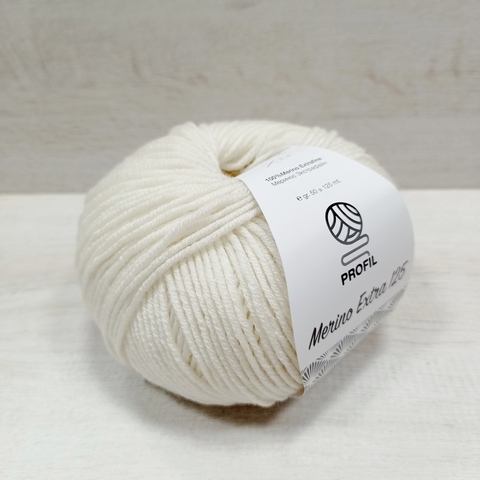 Пряжа Merino Extra 125 ( Мерино экста 125). Цвет: натуральный белый 001