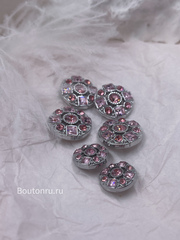 Пуговицы серебристые с розовыми камнями стразами