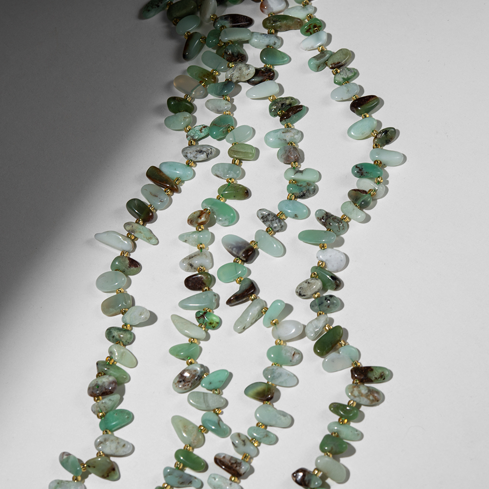 Хризопраз с халцедоном натуральный, перышки, 10-19мм