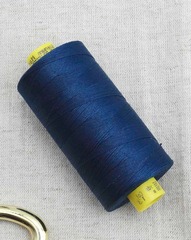 Нитки для отстрочки Gutermann Mara №30, 300м, тёмный джинс