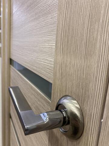 Дверь межкомнатная Альберо (Фрегат) Мегаполис Вена, цвет мокко лиственница, экошпон, стекло черное #3