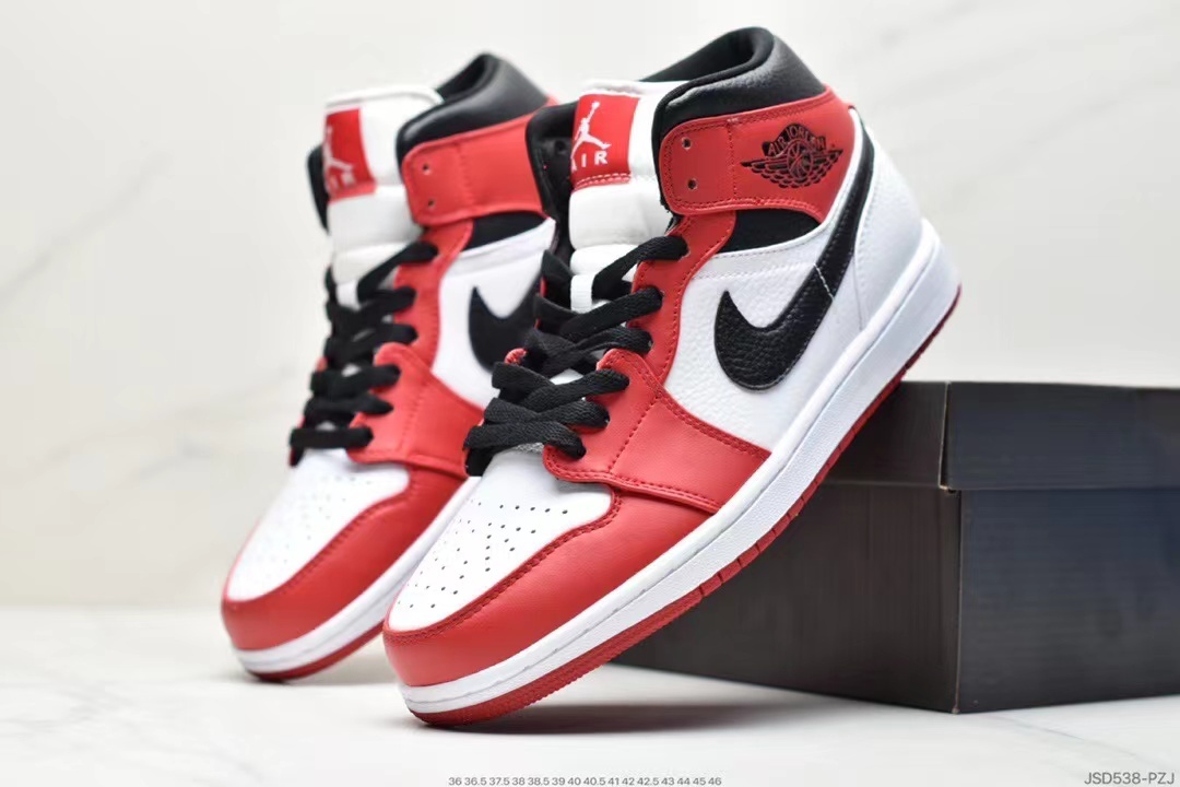 Air Jordan 1 Mid Chicago
