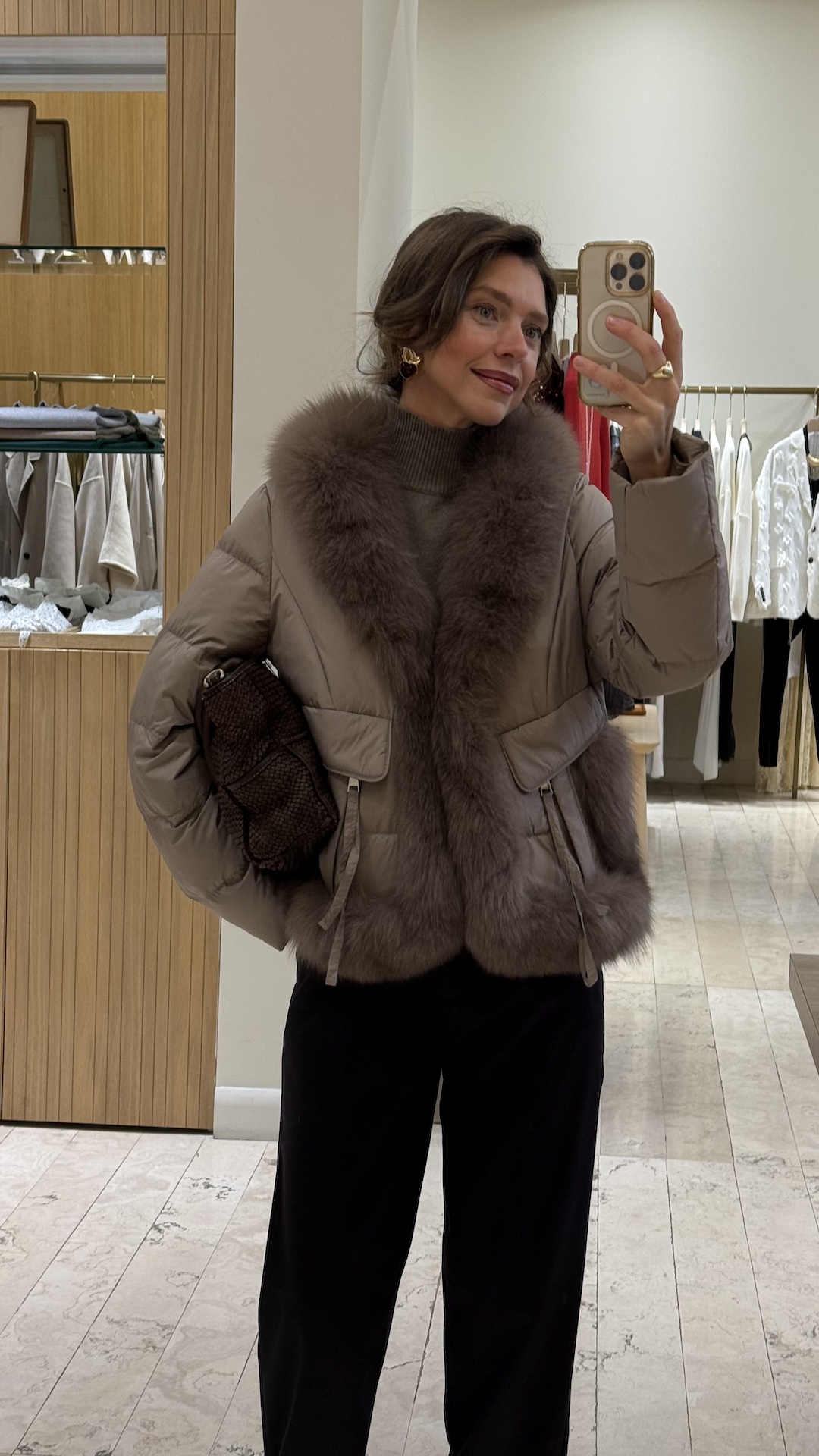 Пуховик с натуральным мехом