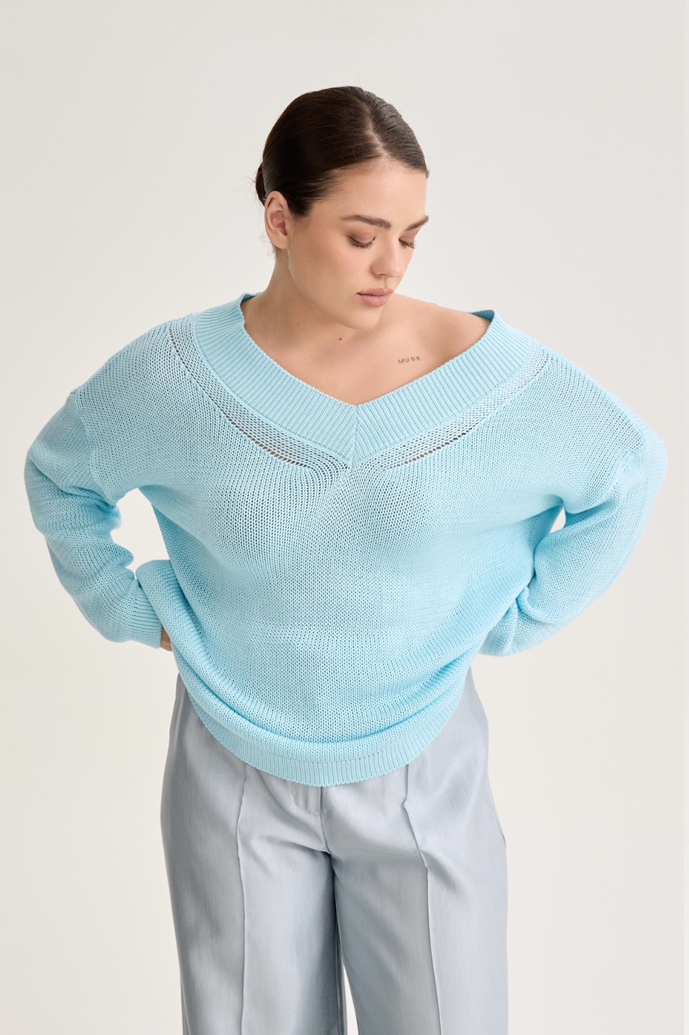 Джемпер вязаный на одно плечо, голубой