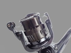 Катушка для спиннинга Admiral TROUT XE800S 6+1/5.2:1 ручка ввинчивается в главную пару/138г
