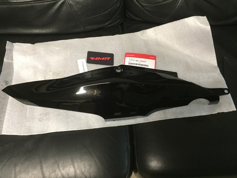 Honda Пластик боковой правый хвост черный CBF 1000 11- 77315-MGJ-D80ZA