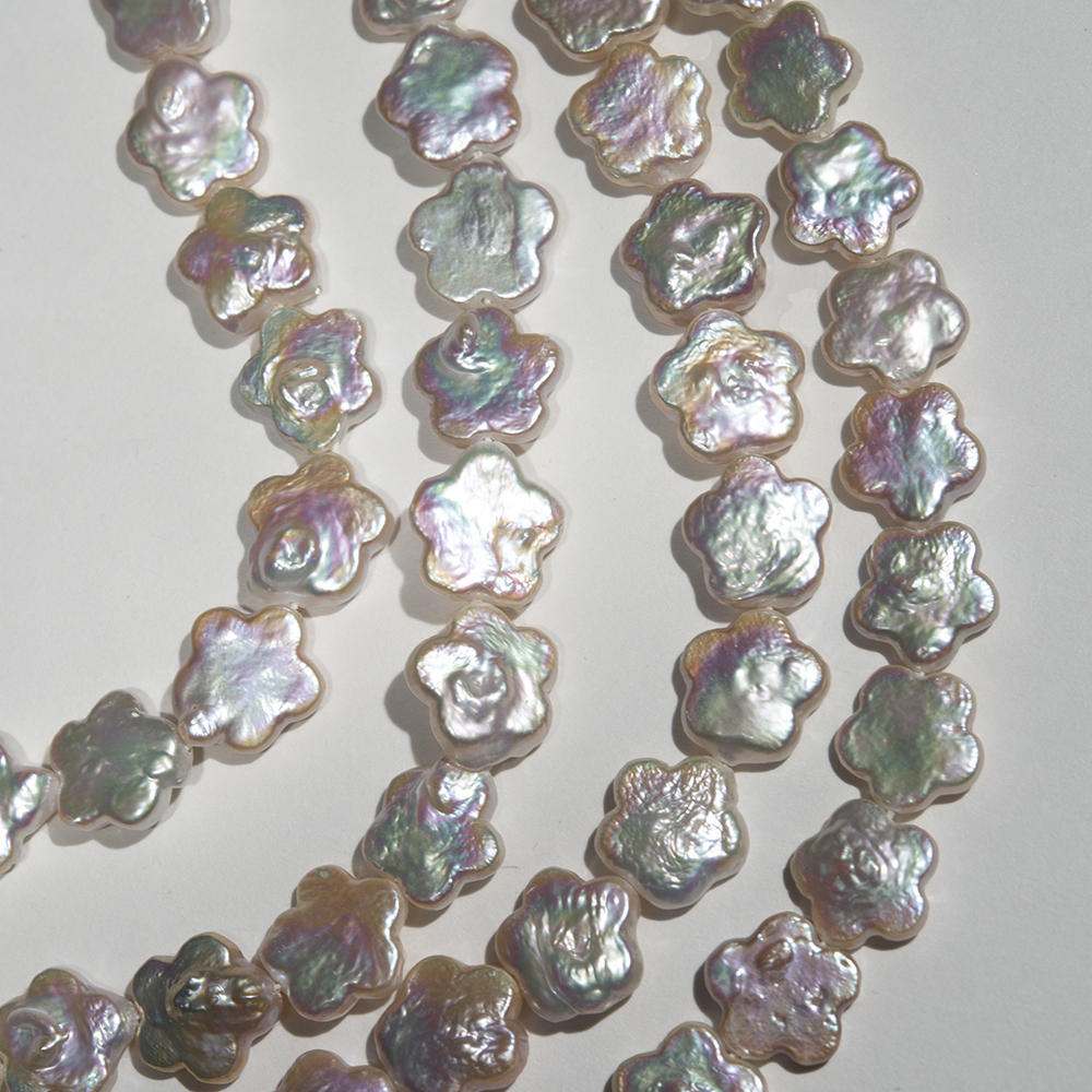 Жемчуг культивированный цветок, белый, с яркими переливами, 11мм, 2 класс