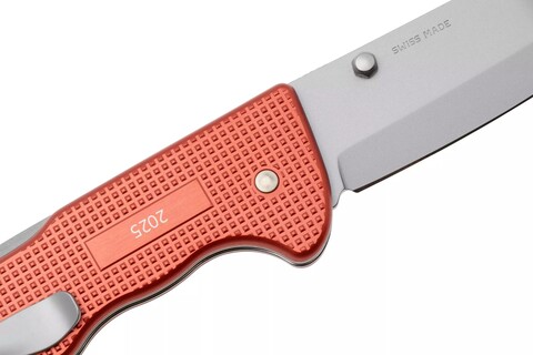 Нож Victorinox Evoke Alox LE 2025, Stone Red (0.9415.L25)