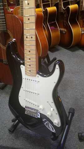 FENDER PLAYER Stratocaster MN BLK электрогитара