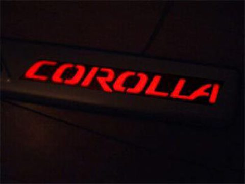 Светящиеся накладки порогов Toyota Corolla 02 - 05 (red light)