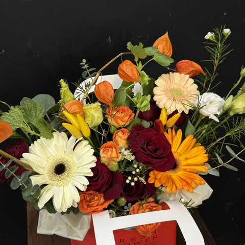 Яркая осенняя сумочка с герберами