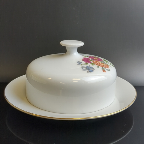 Маслёнка с крышкой фарфоровая, деколь цветы, золочение, клеймо Kahla, Кахла, ГДР, винтаж 1968-1987 гг