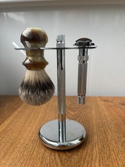 Бритвенный набор на подставке