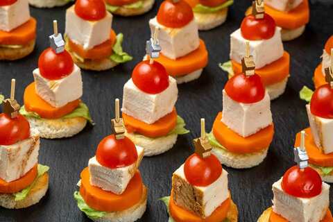 Канапе с копченным куриным филе, 20 шт.