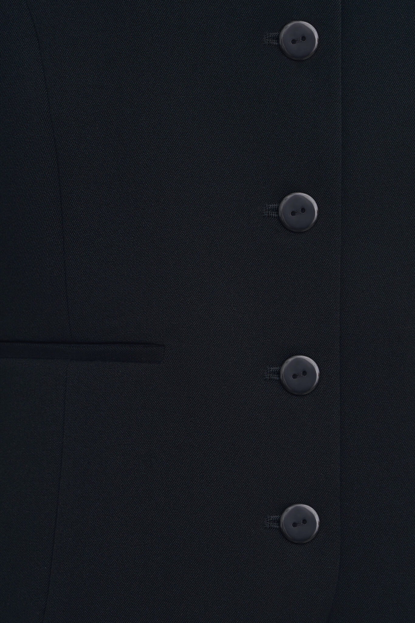 Приталенный жилет черный