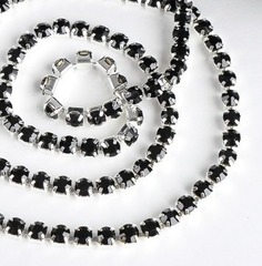 Цепь со стразами, ss16, ш. 4 мм, чёрный в серебряной оправе