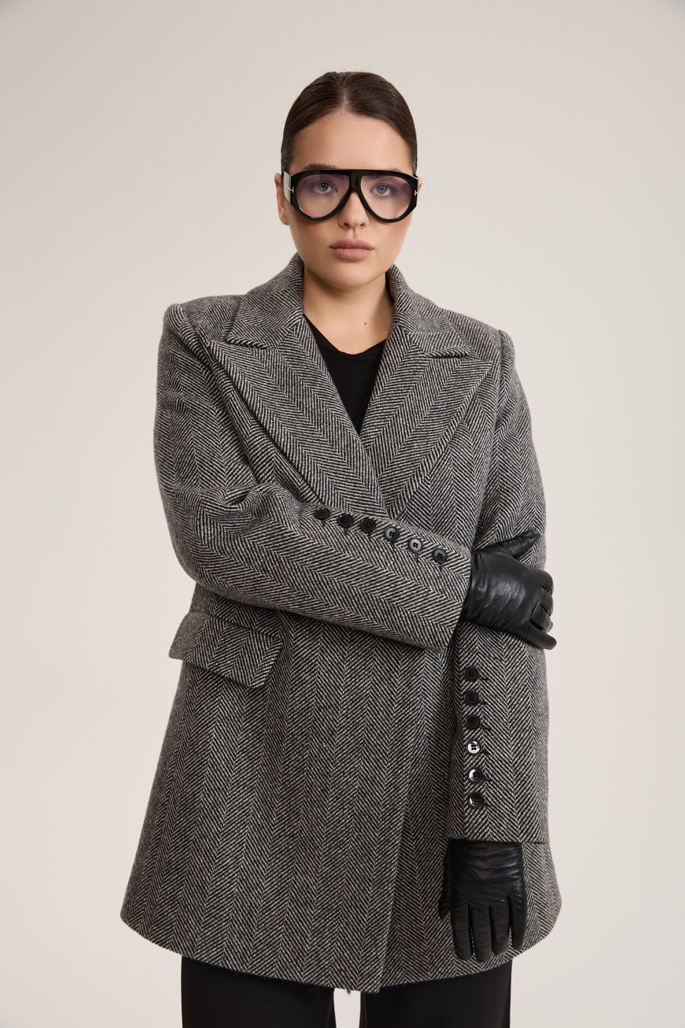 Пальто двубортное укороченное в елочку, черный