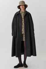 Объемное пальто в серую елочку