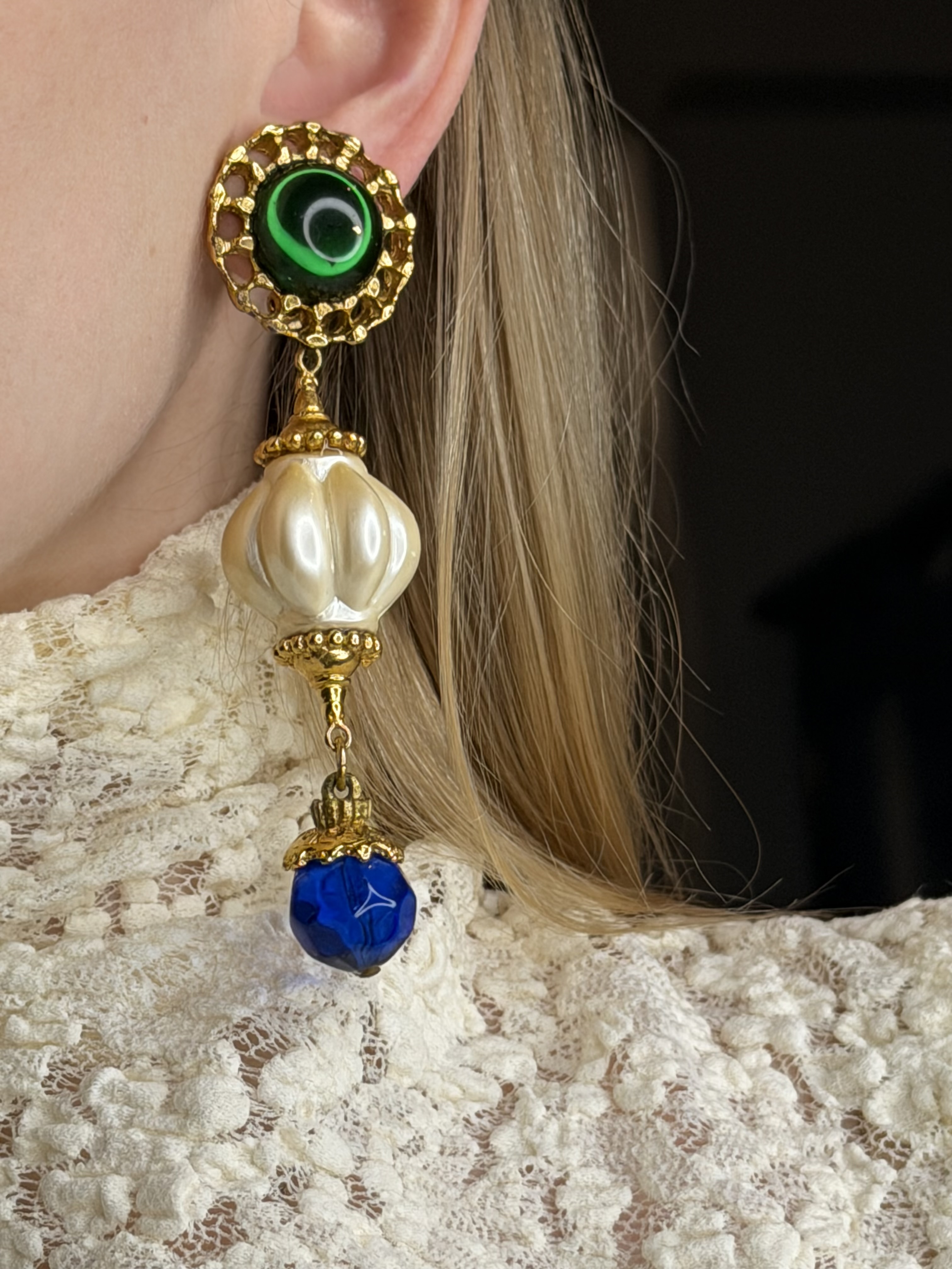 Клипсы с кабошонами и подвесами