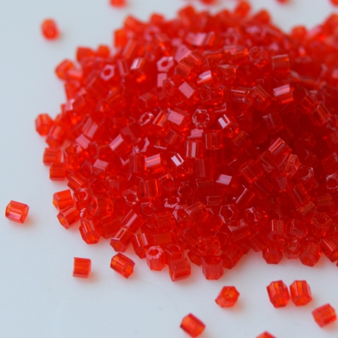 Бисер Тохо Hexagon 11/0 0005 светло-красный прозрачный