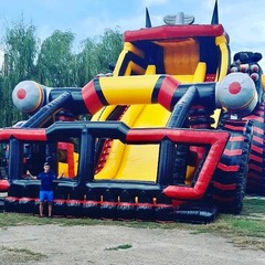 Надувная горка «Бэтмобиль»