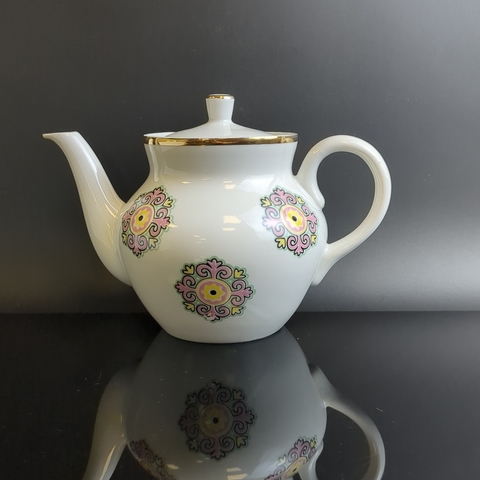 Чайник заварочный фарфоровый, деколь, золочение, Кузяевский ФЗ, винтаж СССР 1963-1991 гг