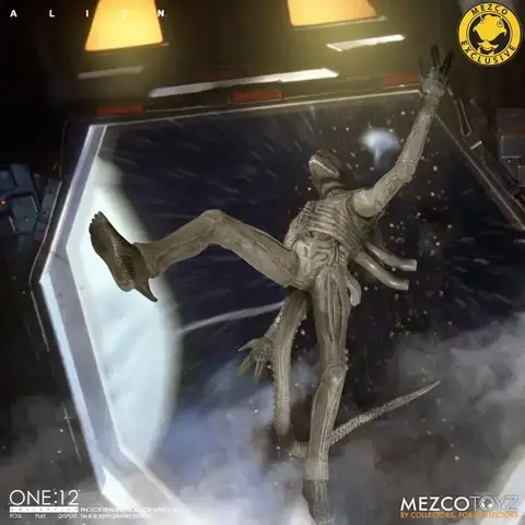 Фигурка Чужой Ксеноморф масштаб 1:12 Эксклюзивное Коллекционное Издание Mezco