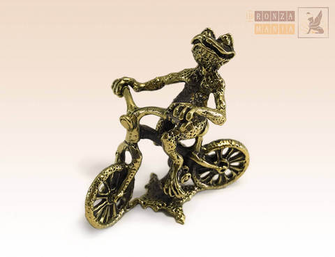 фигурка Лягушка Велосипедист