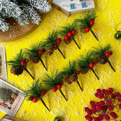 Еловая ветка с ягодами и шишками, еловая лапка искусственная, декор зимний 9 см, набор 10 шт