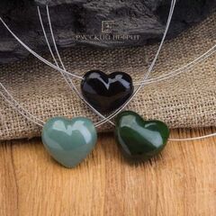 Чокер с сердечком из нефрита Морская волна.