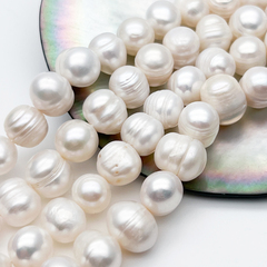 Жемчуг бусины, размер около 8,5-9,5 мм, цена за отрезок 18 см (1/2 нити)