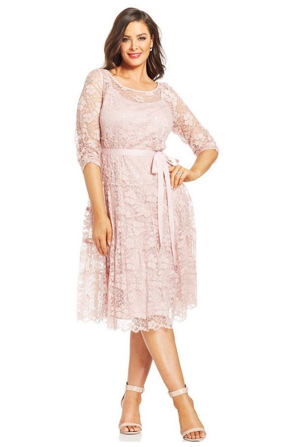 Розовое платье для полных женщин