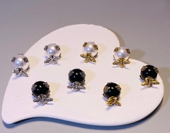 Серьги-пусеты диорки круглые двухсторонние с мушками черные/белые