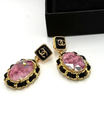 sergi-chanel-iz-latuni-s-rozovymi-vstavkami