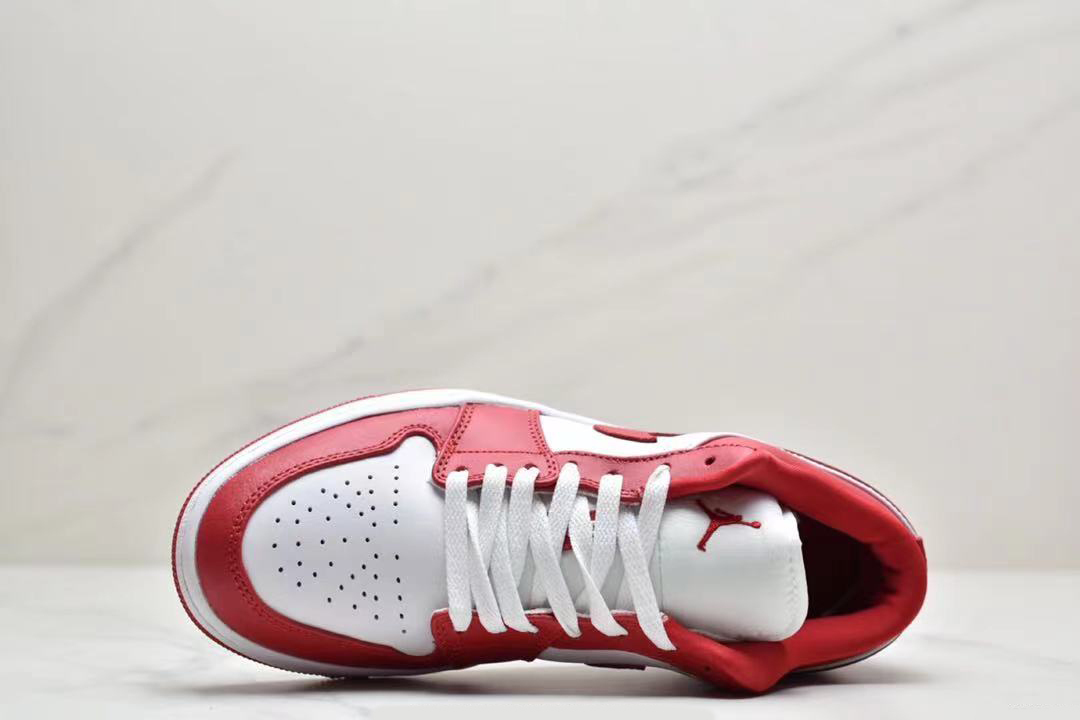 Nike jordan low red hot sale