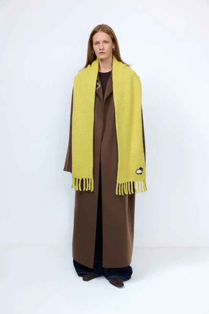 Шарф однотонный с одной овечкой липа