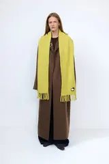 Шарф однотонный с одной овечкой липа