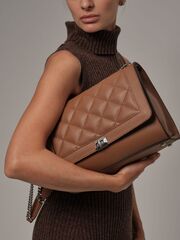 Сумка кожаная на плечо коричневая