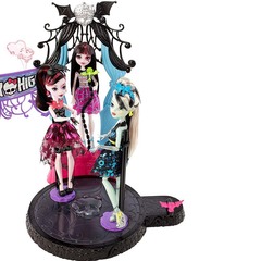 Танцы ночь напролет с Дракулаурой