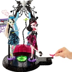 Танцы ночь напролет с Дракулаурой