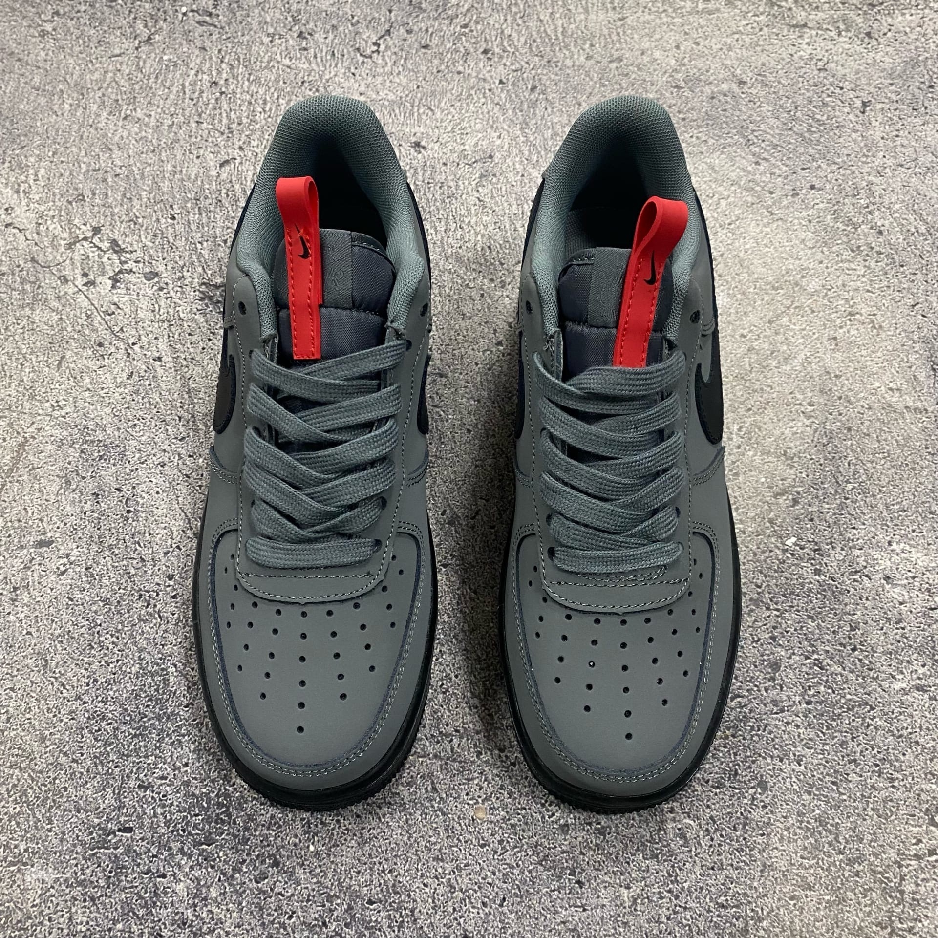 Nike air force grises baratas hotsell
