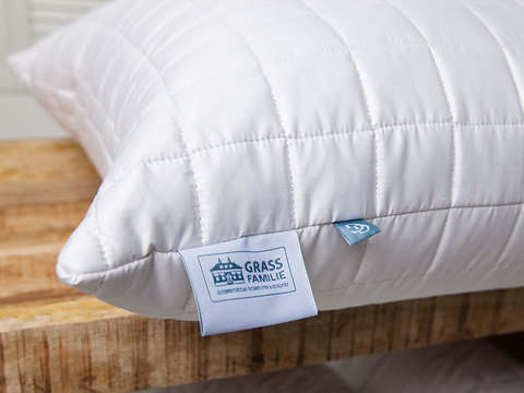 Подушка 50x68 German Grass Camel Familie Wool