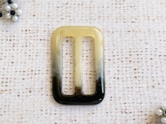 Пряжка, ш. 3,7 см.