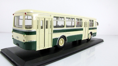 LIAZ-677 beige-green Classicbus 1:43